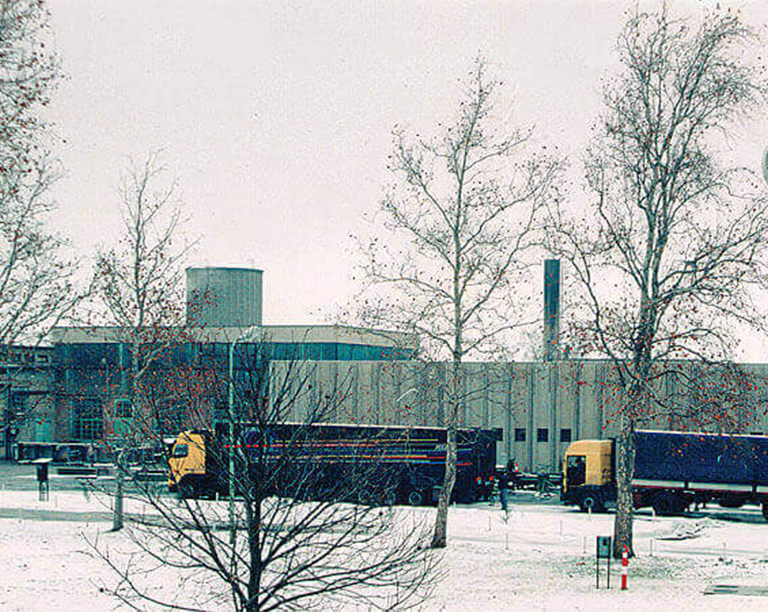 1990