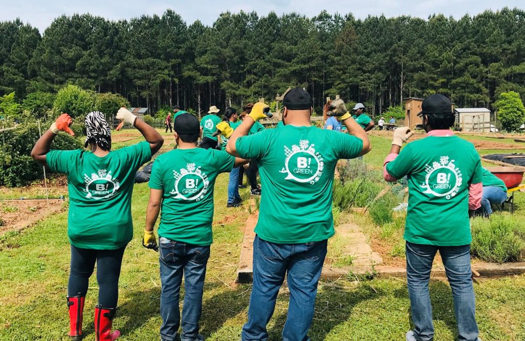 Groupe de personne lors d'un événement B! Green